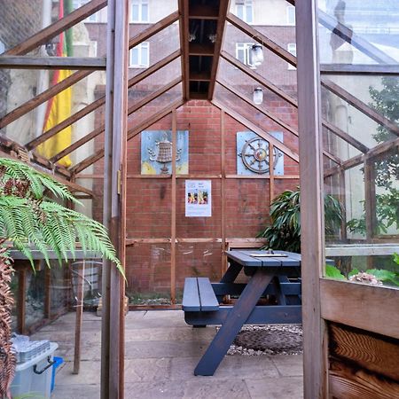 Lotus Guesthouse Londra Dış mekan fotoğraf