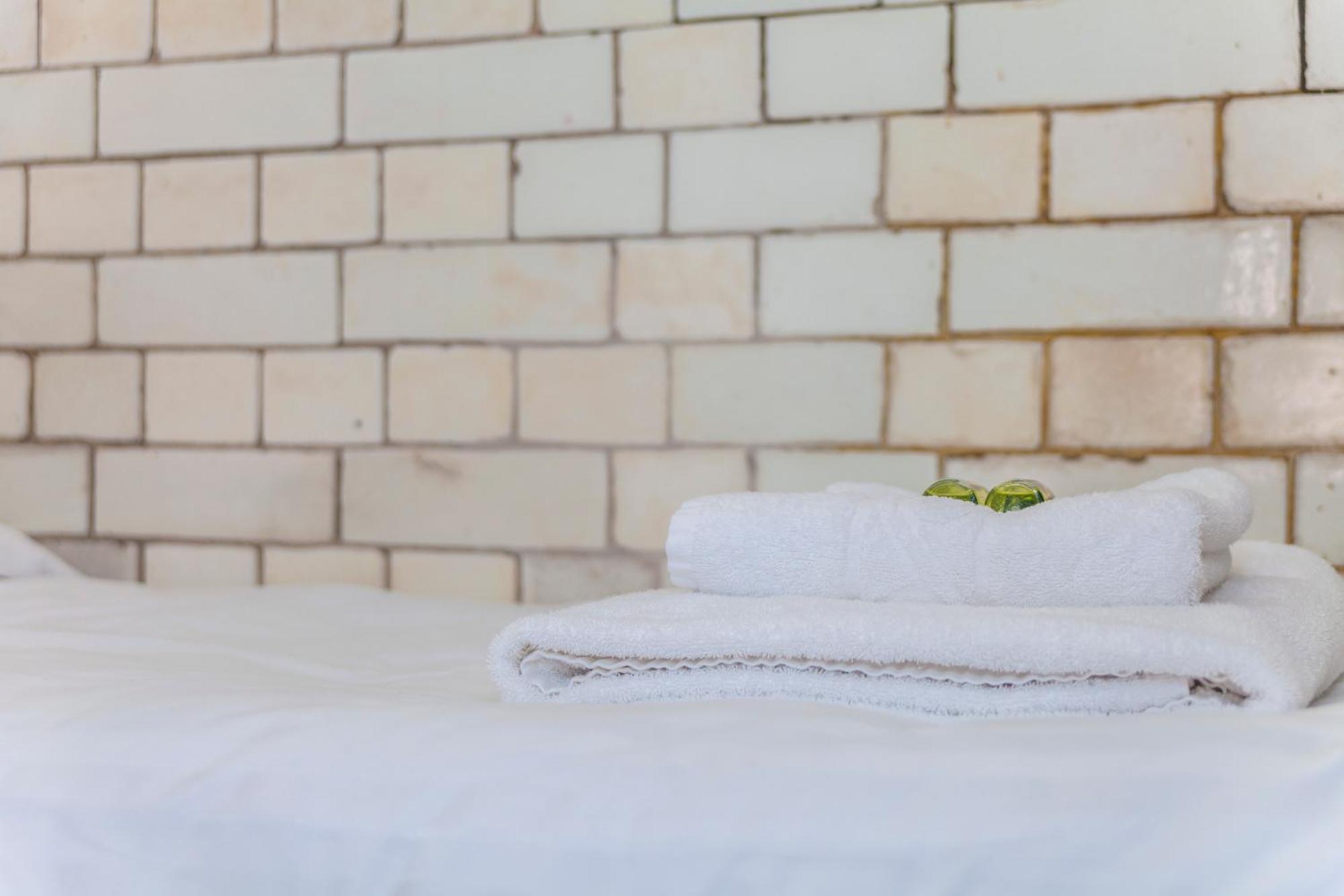 Lotus Guesthouse Londra Dış mekan fotoğraf