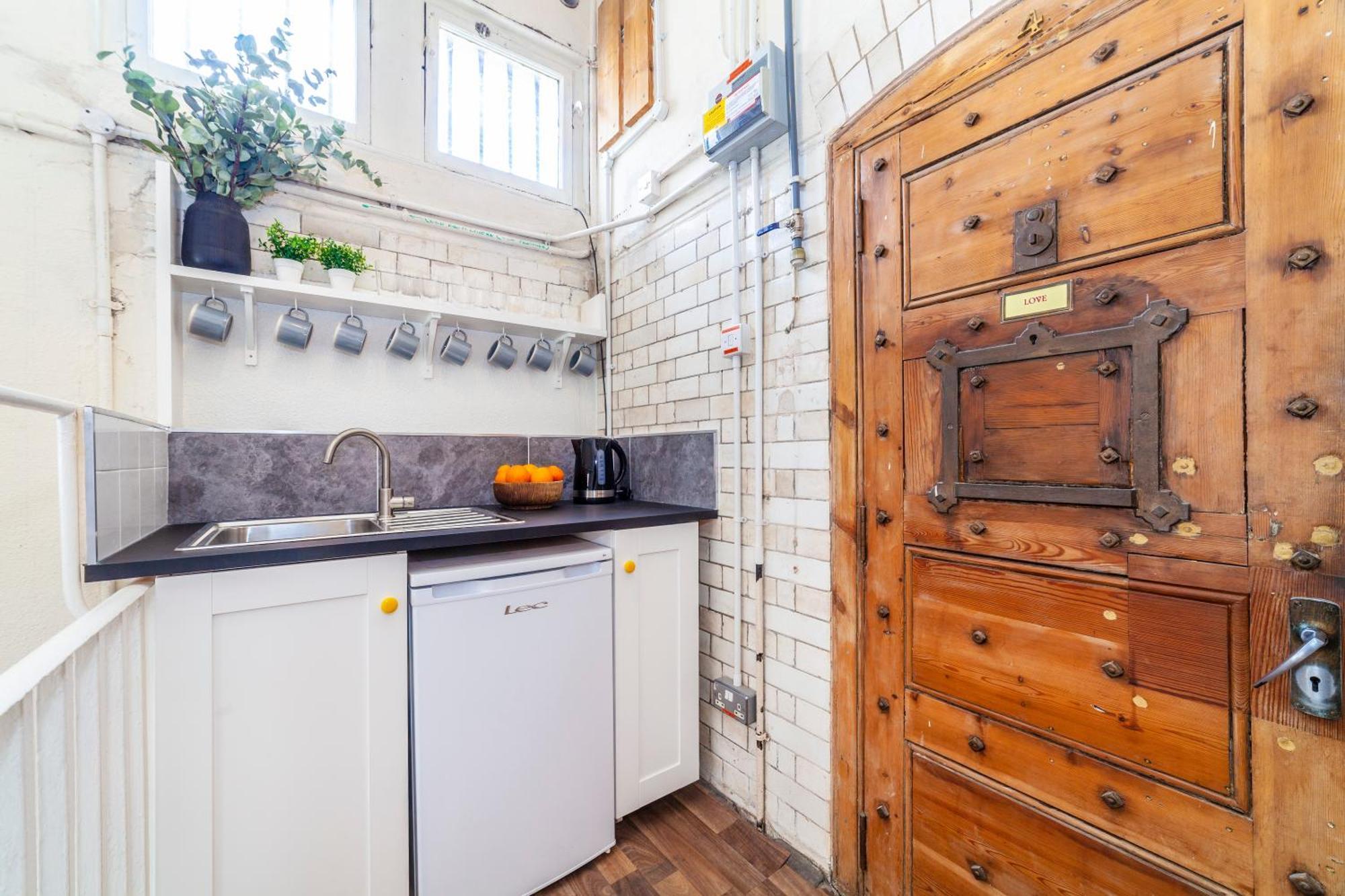 Lotus Guesthouse Londra Dış mekan fotoğraf