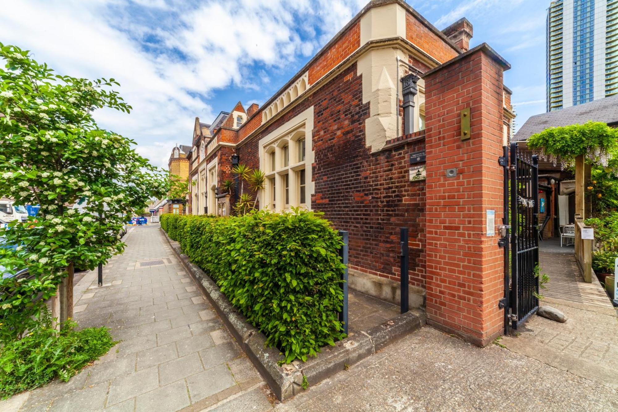 Lotus Guesthouse Londra Dış mekan fotoğraf